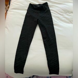 CARBON 38 black and grey zebra print leggings size s